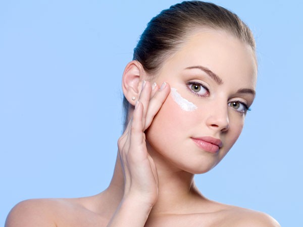 Những bí quyết chắc chắn làm bạn trẻ ra vài tuổi 4 bí quyết trẻ hóa làn da - hình minh họa 6