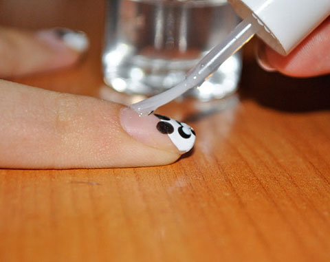 vẽ nail gấu trúc - hình minh họa 2