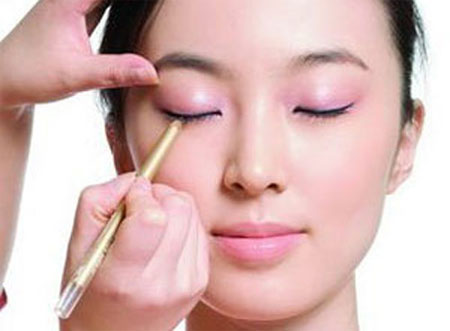 trang điểm che nếp nhăn - hình minh họa 2
