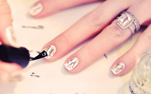 2 mẫu nail hoa rực rỡ đón cuối tuần - 15