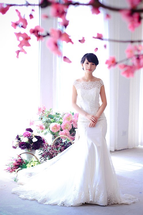 váy cưới cô dâu ngực lép - hình minh họa 3