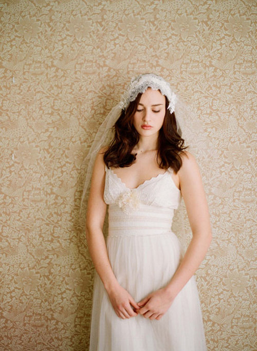 Làm cô dâu đẹp như Anne Hathaway với băng đô to bản băng đô cô dâu - hình minh họa 5