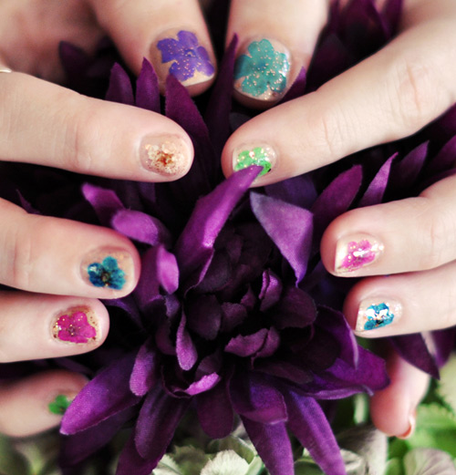 2 mẫu nail hoa rực rỡ đón cuối tuần - 8
