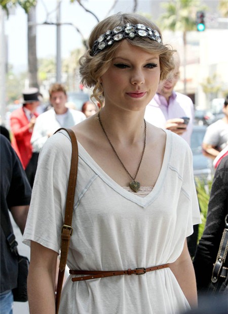 Sử dụng bờm tóc siêu đẹp như Taylor Swift phong cách bờm tóc - hình minh họa 5