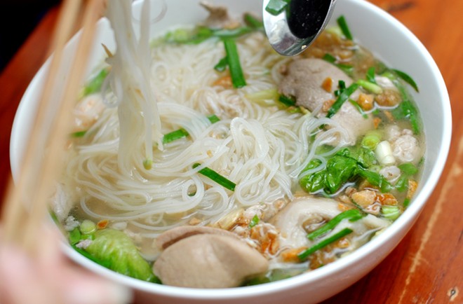 Thử các món mỳ ở quán có tiếng "siêu đắt" phố Tô Hiệu 8 Mỳ Chợ Lớn Tô Hiệu - hình minh họa 8