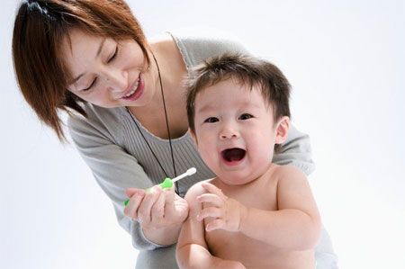 cách đánh răng cho trẻ