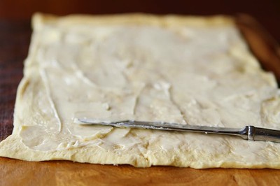 Bánh quế cuộn xốp mềm thơm phức 9 Cách Làm Bánh Quế Cuộn - hình minh họa 4
