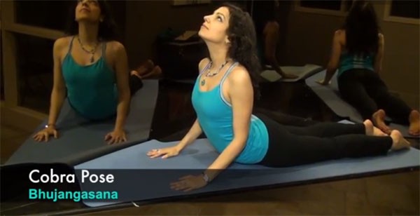 6 tư thế yoga giúp chị em trẻ lâu, tránh lão hóa 1 yoga trẻ hóa làn da