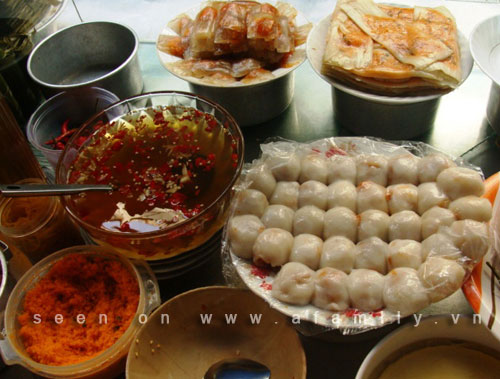 Hương Vị Bánh Huế Giữa Lòng Phố Thị