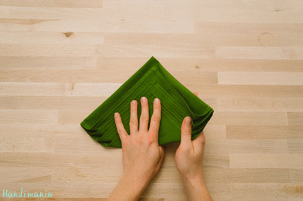 xếp khăn ăn hình cây thông - hình minh họa 6