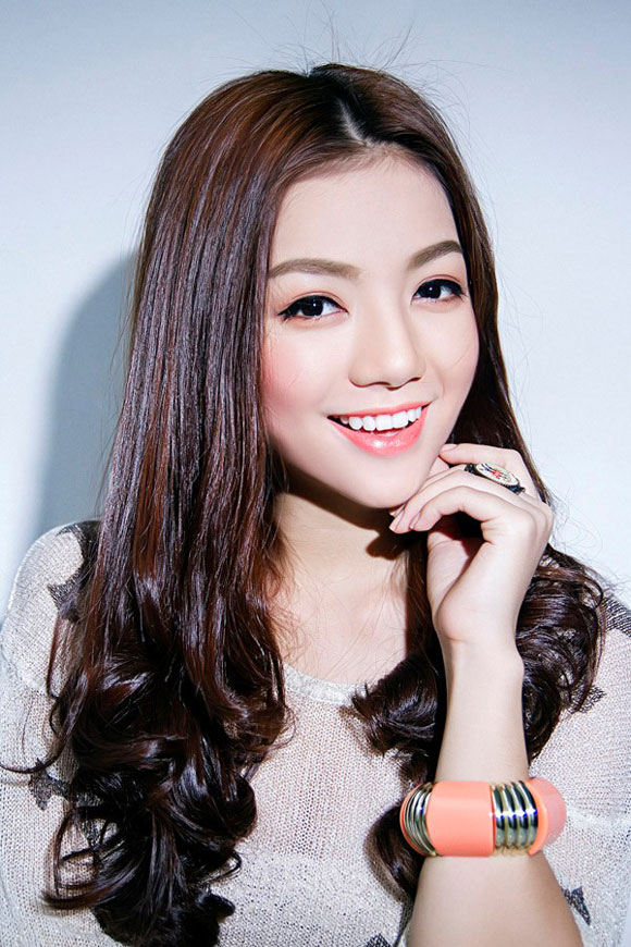 Trang điểm cho gương mặt tròn trở nên thon gọn